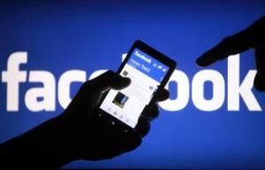 کاربران آمریکایی تمایلی به استفاده از فیس‌بوک ندارند،نمایشگر جیبی